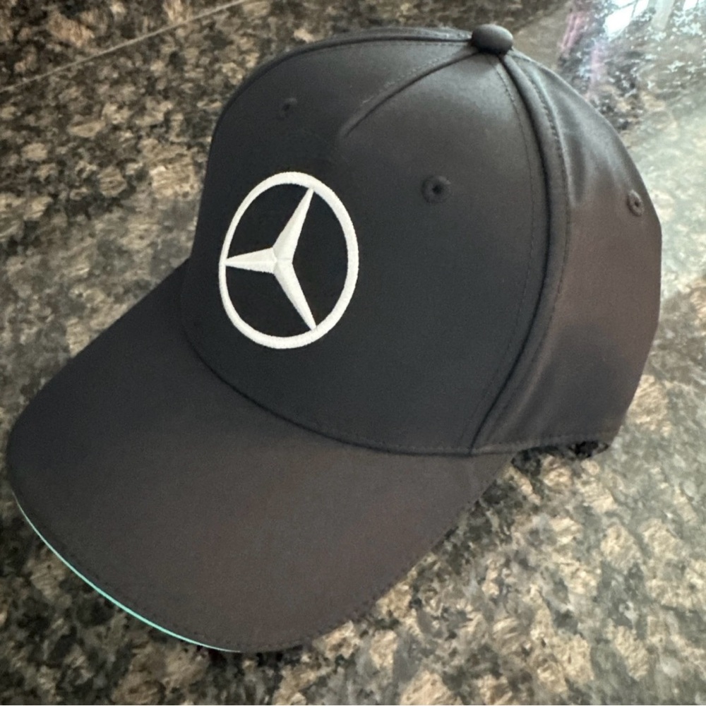 Mercedes AMG Petronas Formula 1 hat - Picture 7 of 7